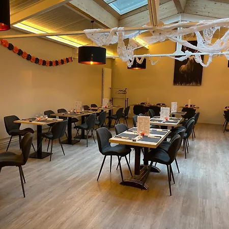 Hotel Le Grand Cerf Carignan